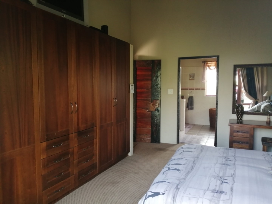 4 Bedroom Property for Sale in Boschenvaal River Front Lodges Free State